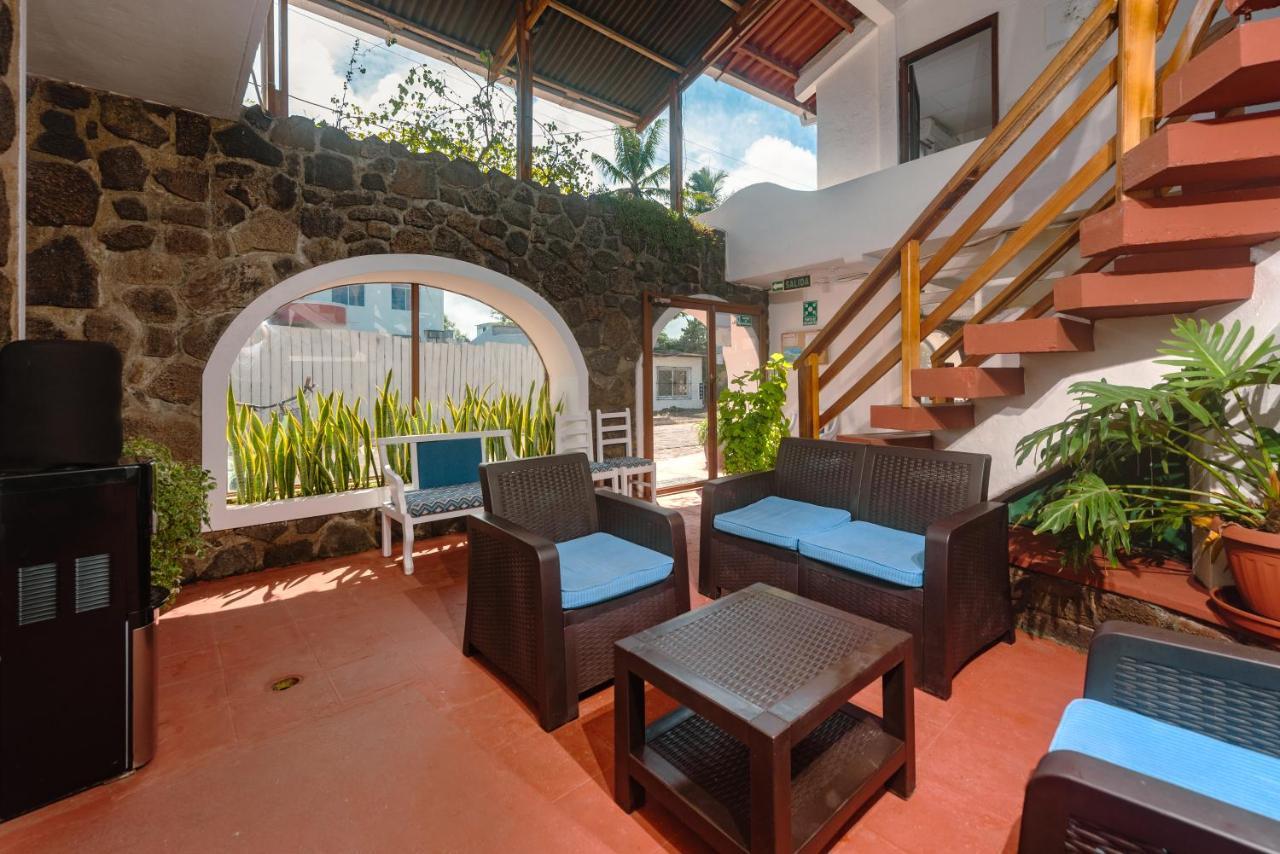 Hostal North Seymour Пуерто Айора Екстериор снимка