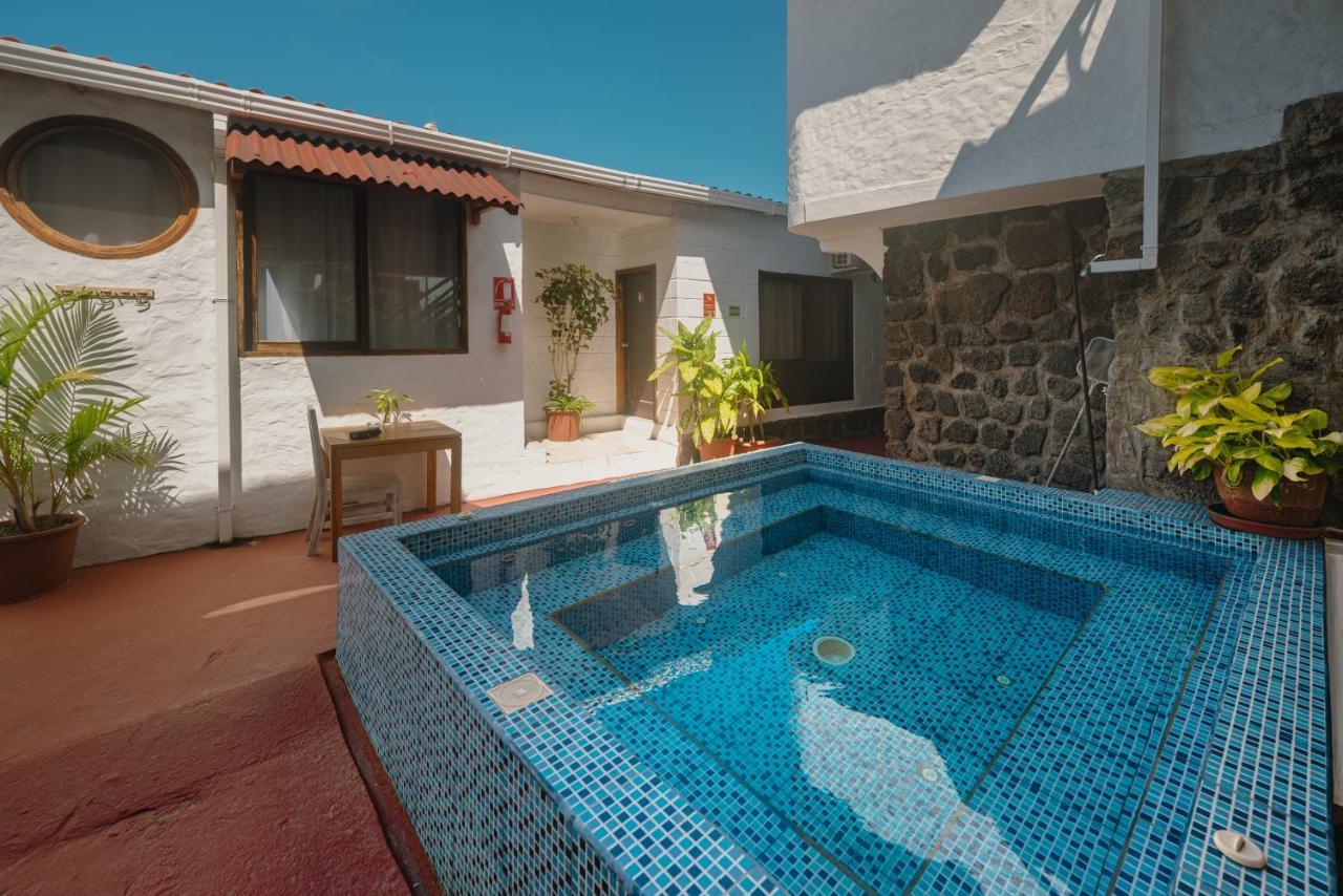 Hostal North Seymour Пуерто Айора Екстериор снимка