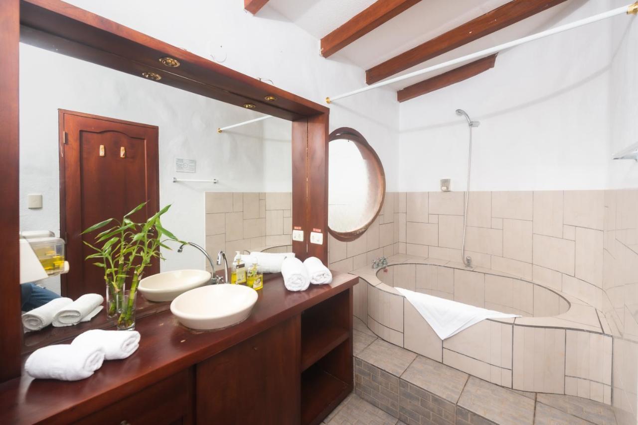 Hostal North Seymour Пуерто Айора Екстериор снимка