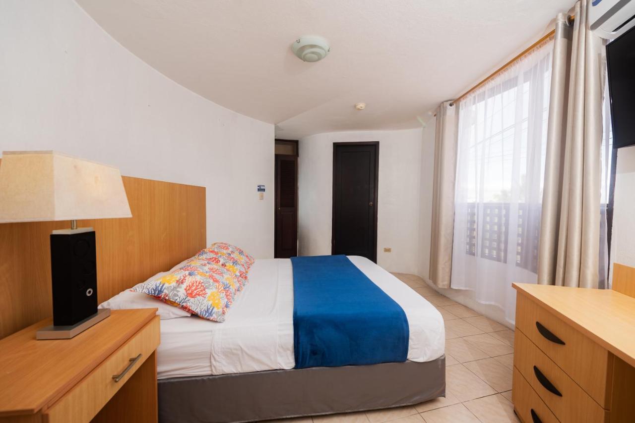 Hostal North Seymour Пуерто Айора Екстериор снимка