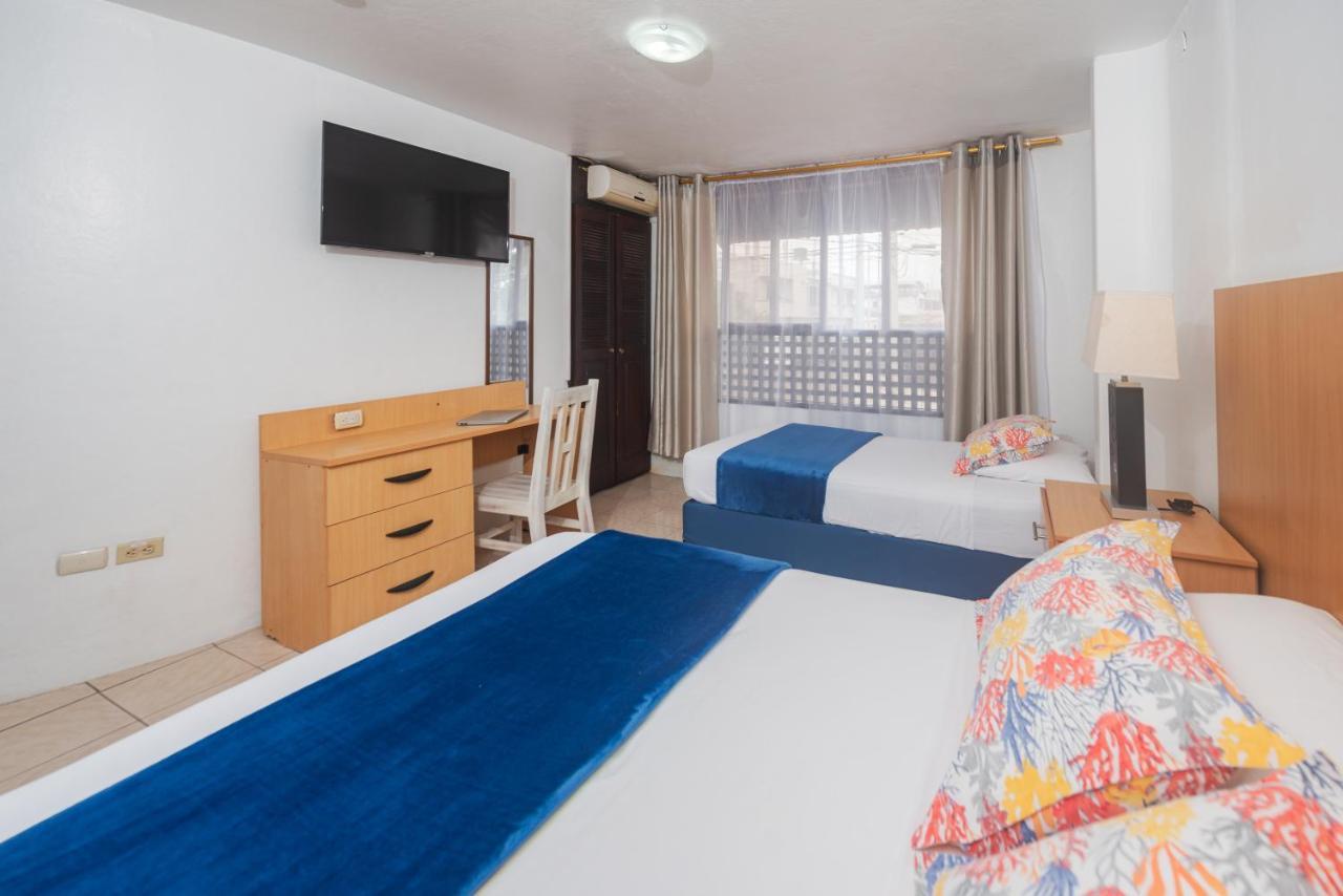 Hostal North Seymour Пуерто Айора Екстериор снимка