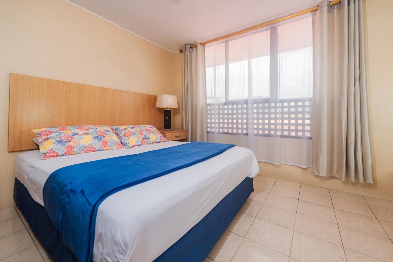 Hostal North Seymour Пуерто Айора Екстериор снимка