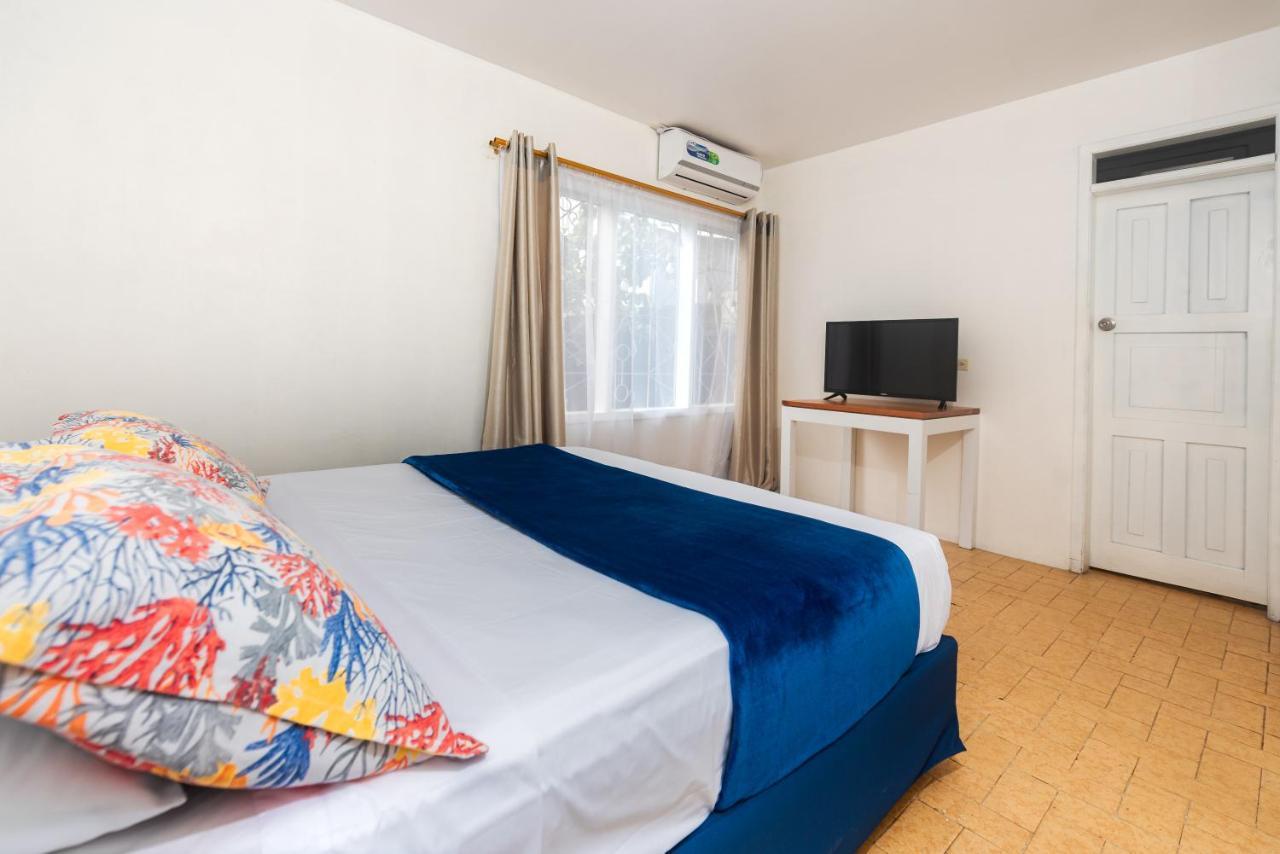 Hostal North Seymour Пуерто Айора Екстериор снимка