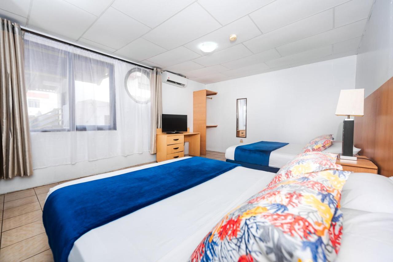 Hostal North Seymour Пуерто Айора Екстериор снимка