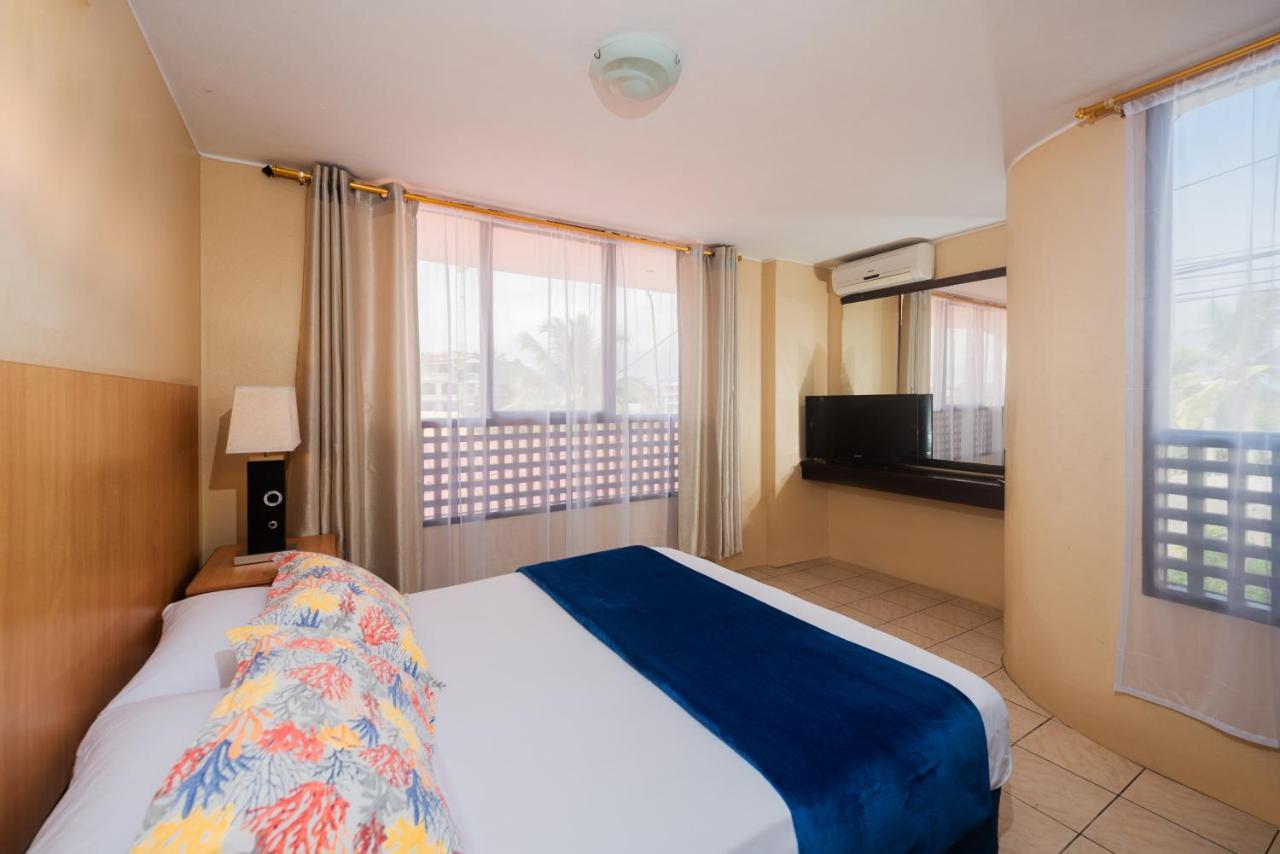 Hostal North Seymour Пуерто Айора Екстериор снимка