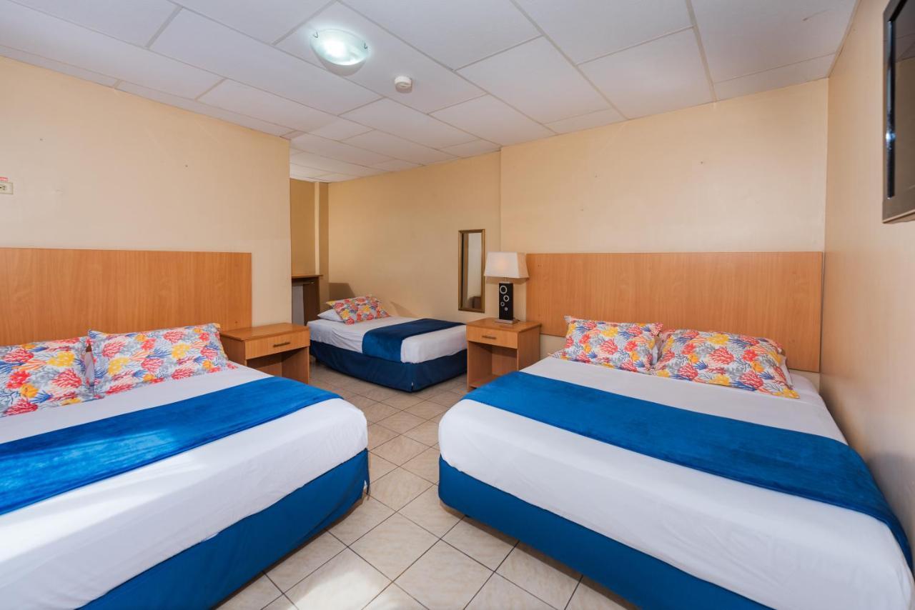 Hostal North Seymour Пуерто Айора Екстериор снимка