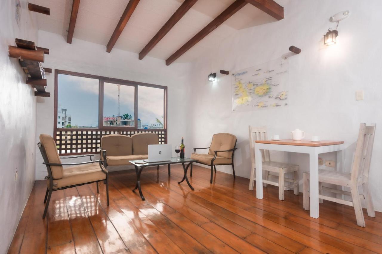 Hostal North Seymour Пуерто Айора Екстериор снимка