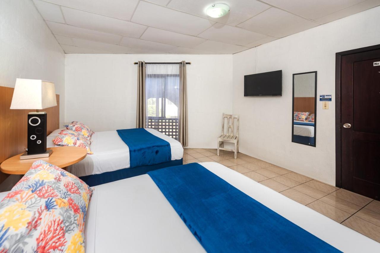 Hostal North Seymour Пуерто Айора Екстериор снимка