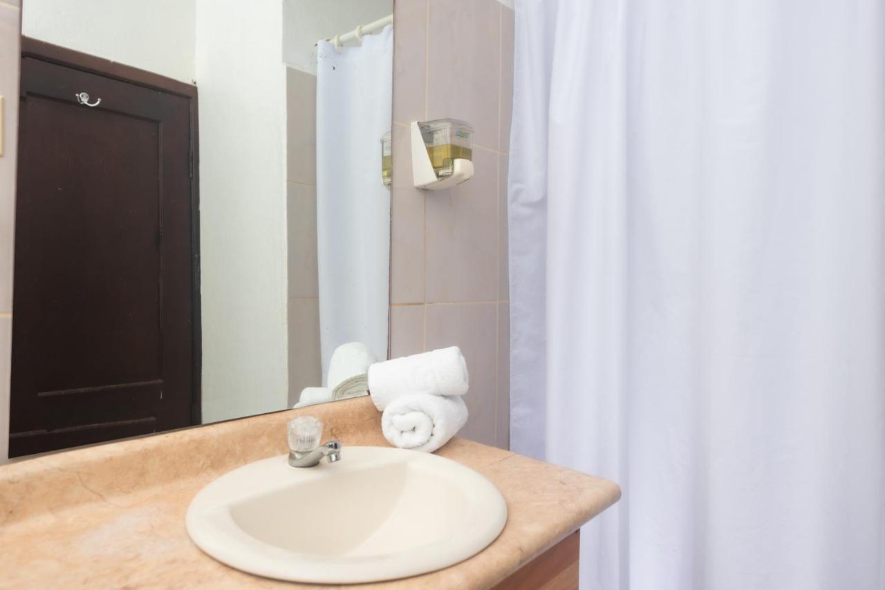 Hostal North Seymour Пуерто Айора Екстериор снимка