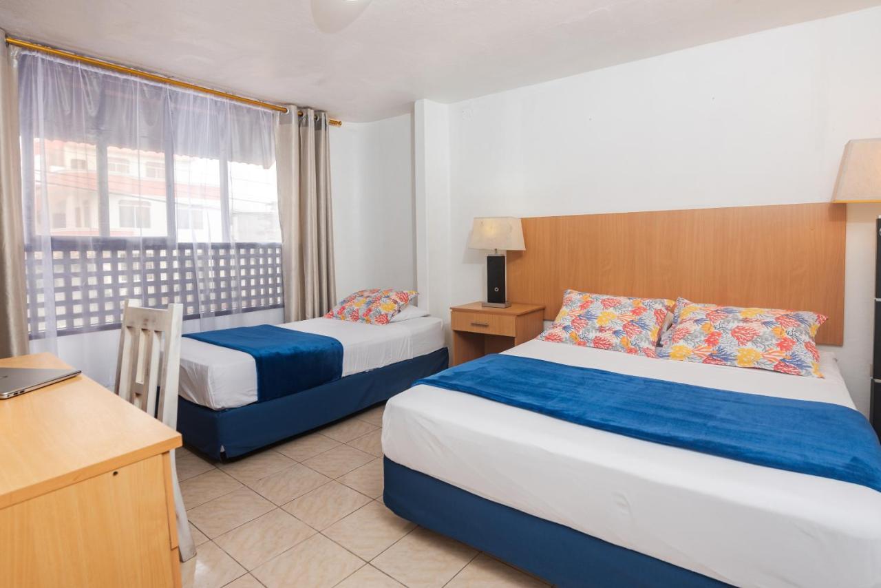 Hostal North Seymour Пуерто Айора Екстериор снимка